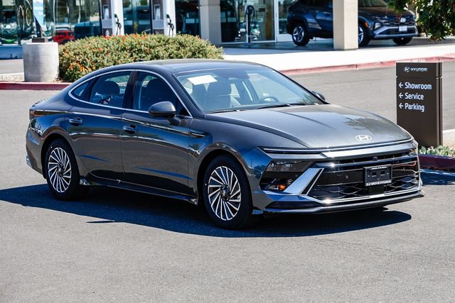 New 2026 Hyundai Sonata Limited FWD image 6