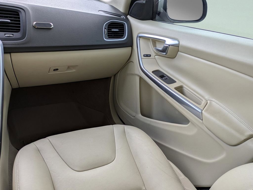 Used 2015 Volvo V60 T5 Premier Plus FWD image 11