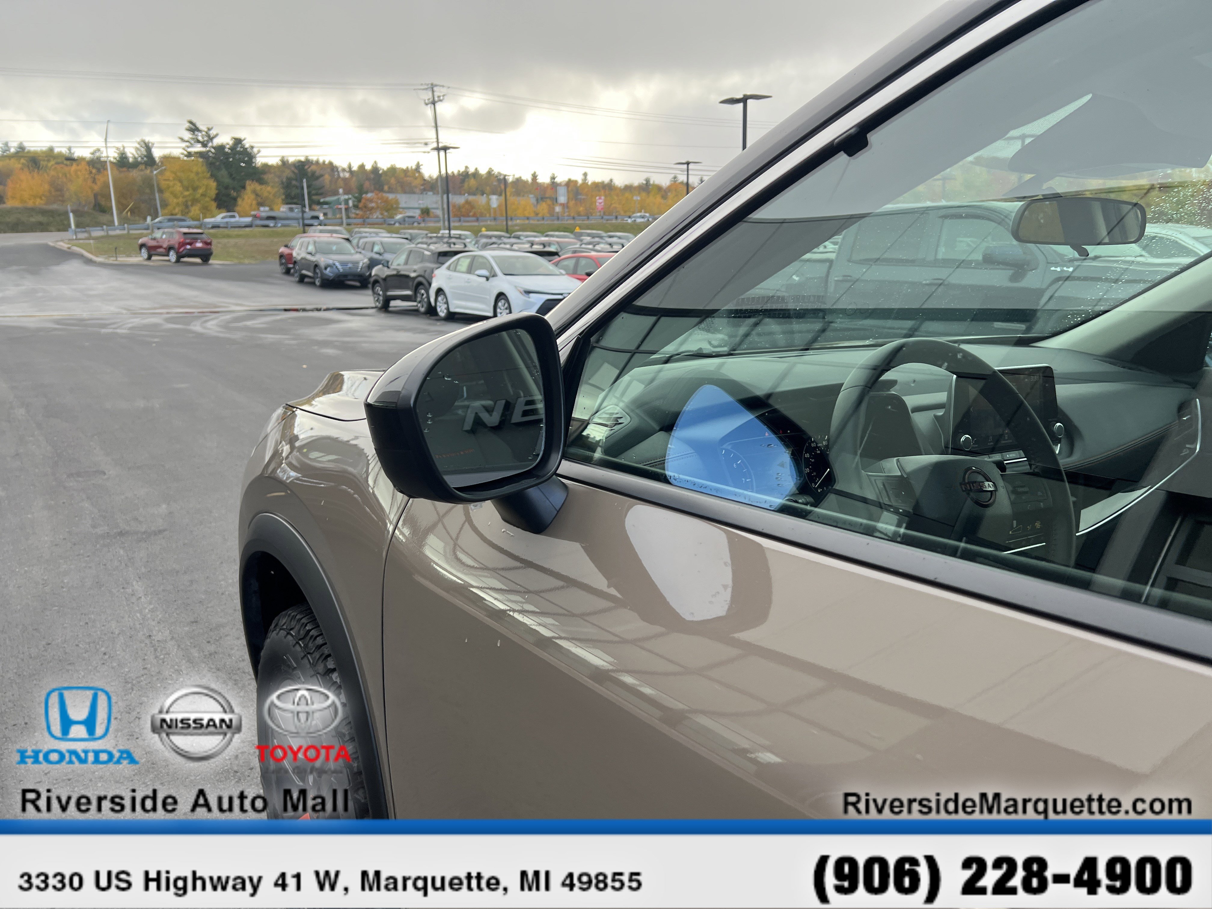Used 2025 Nissan Rogue SV AWD/4WD image 5