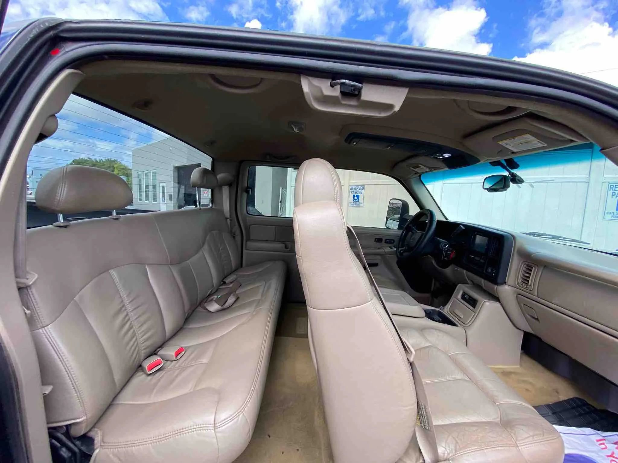 Used 2001 Chevrolet Silverado 2500 LT w/ Snow Plow Prep Pkg image 23