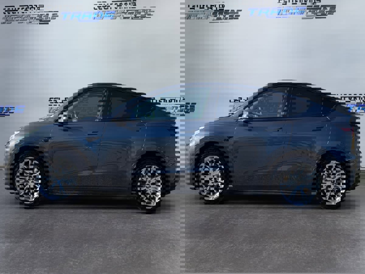 Used 2021 Tesla Model Y Long Range image 8