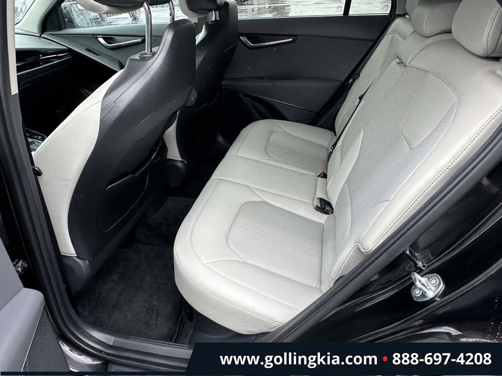Certified 2025 Kia Niro EX FWD image 10