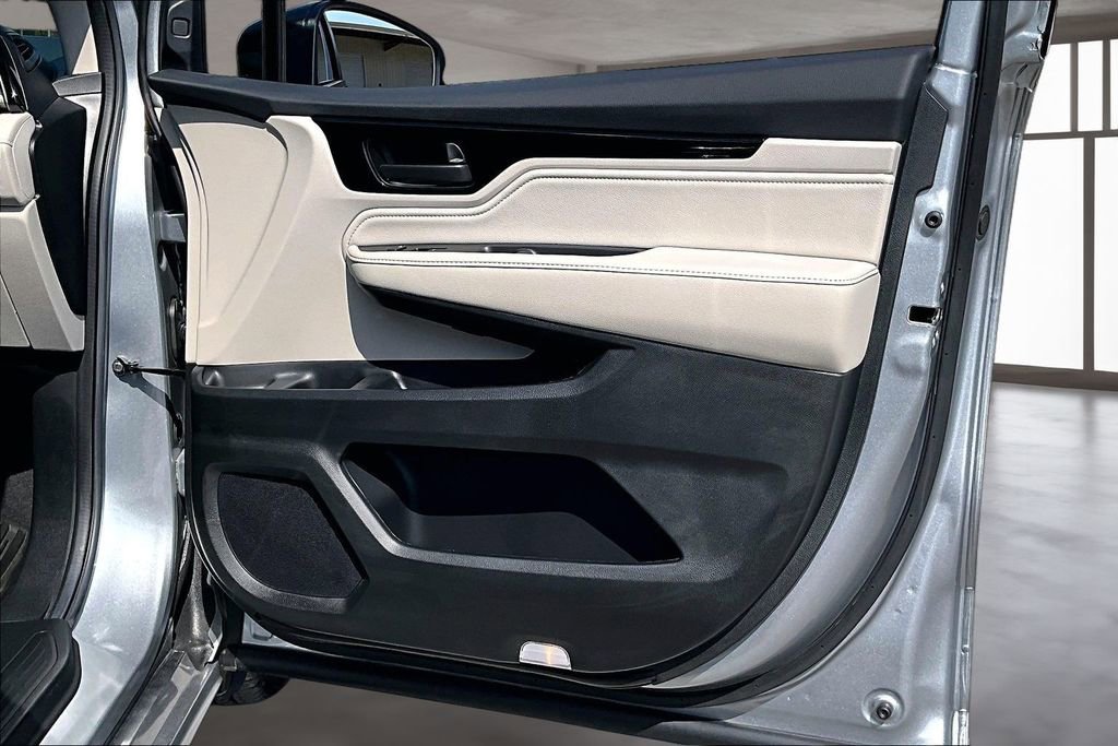 Certified 2025 Honda Odyssey Touring image 28