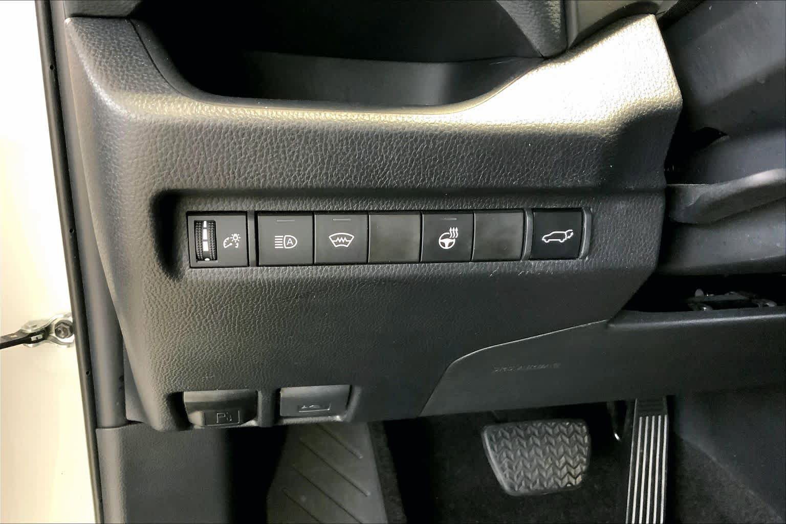Used 2024 Toyota RAV4 Adventure w/ Convenience Package AWD/4WD image 34