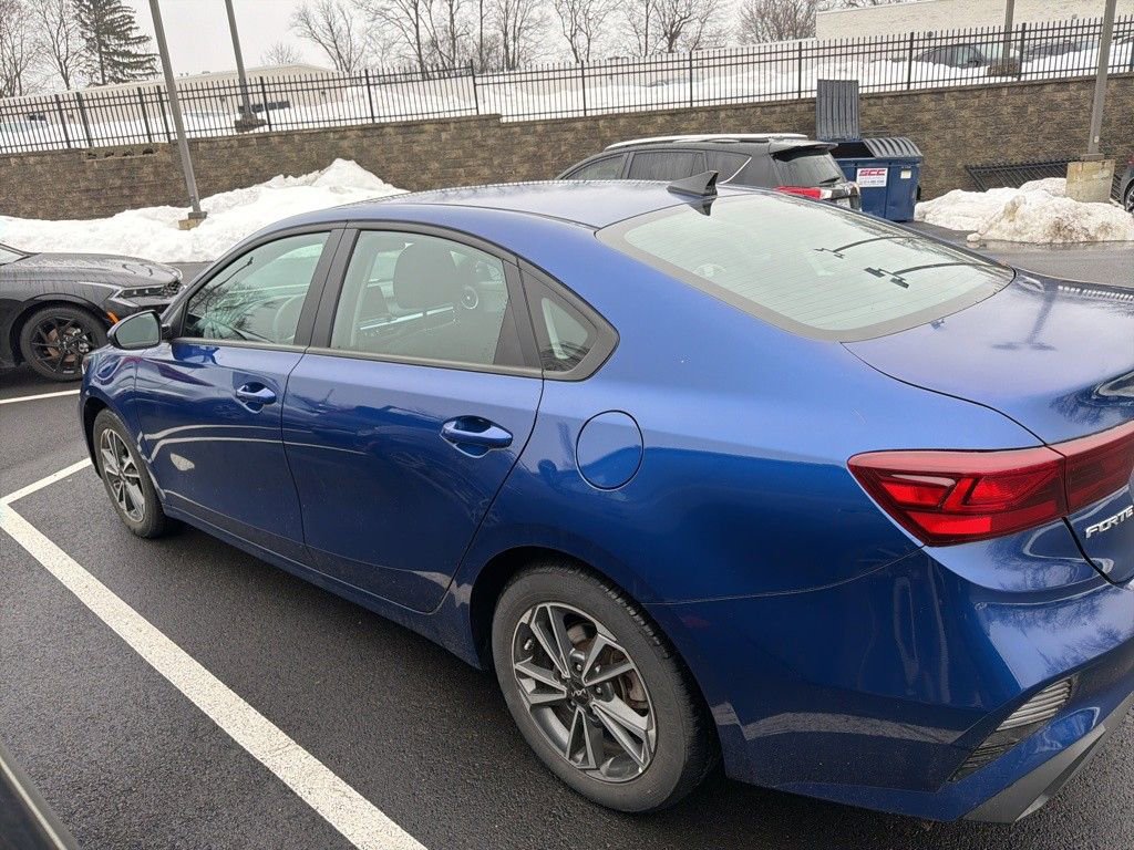 Used 2023 Kia Forte LXS image 3