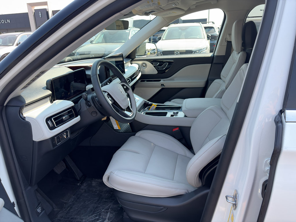 New 2026 Lincoln Aviator Reserve w/ Luxury Package AWD/4WD image 11