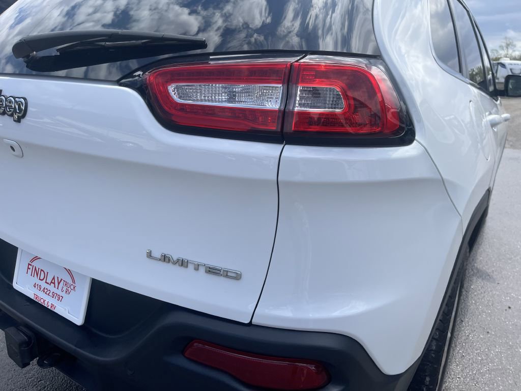 Used 2016 Jeep Cherokee Limited w/ Trailer Tow Group AWD/4WD image 11