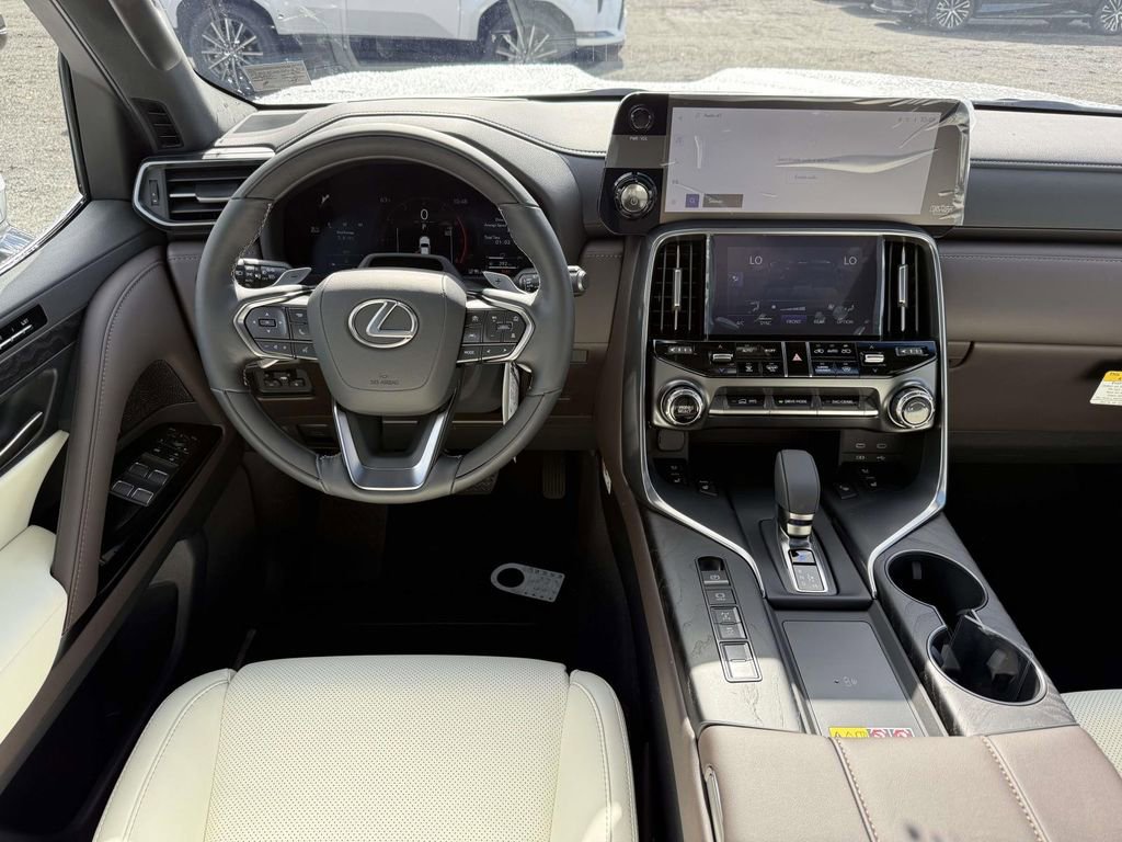 Used 2026 Lexus LX 700h Luxury w/ Accessory Package (Z1) image 8