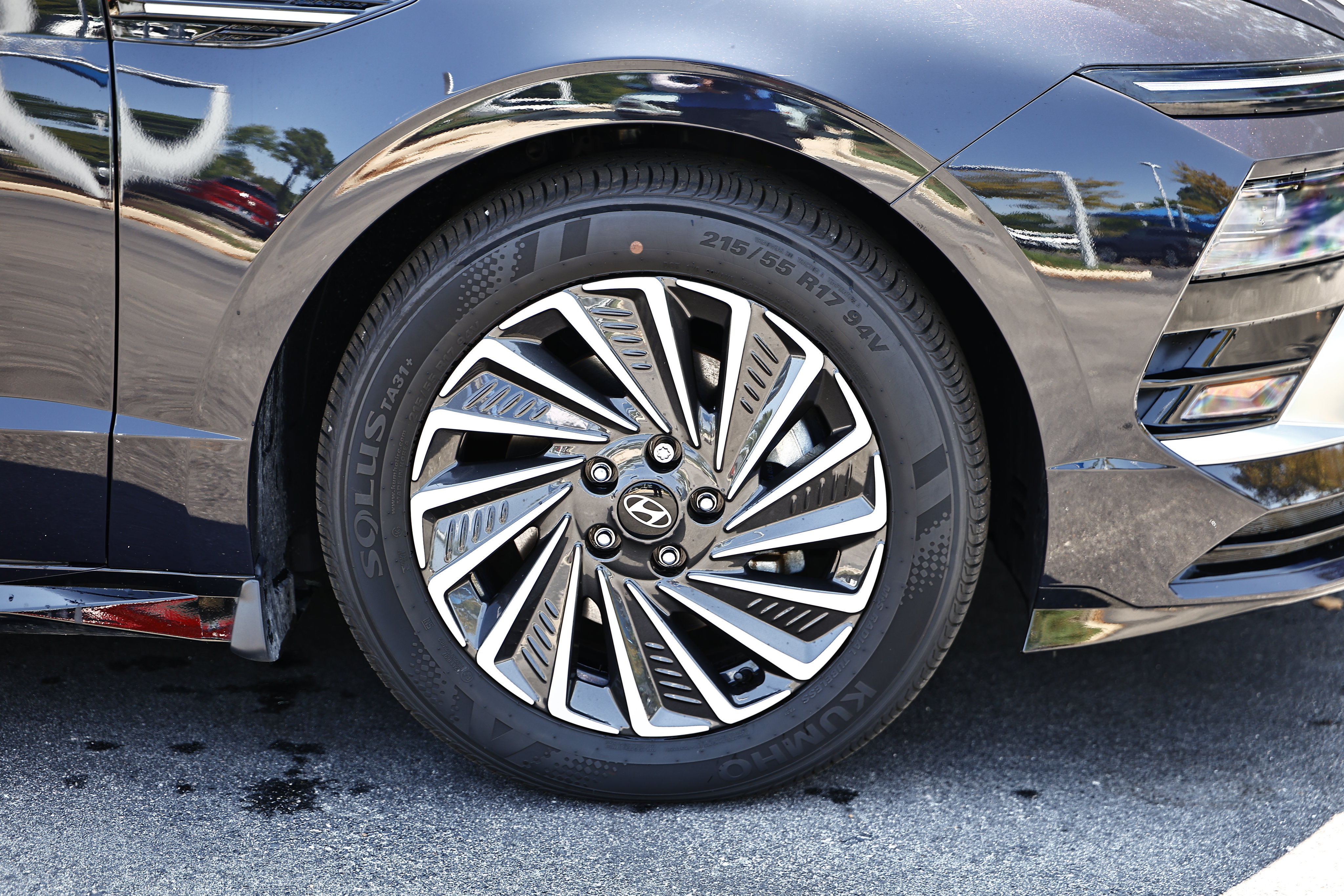 Certified 2025 Hyundai Sonata SEL FWD image 4