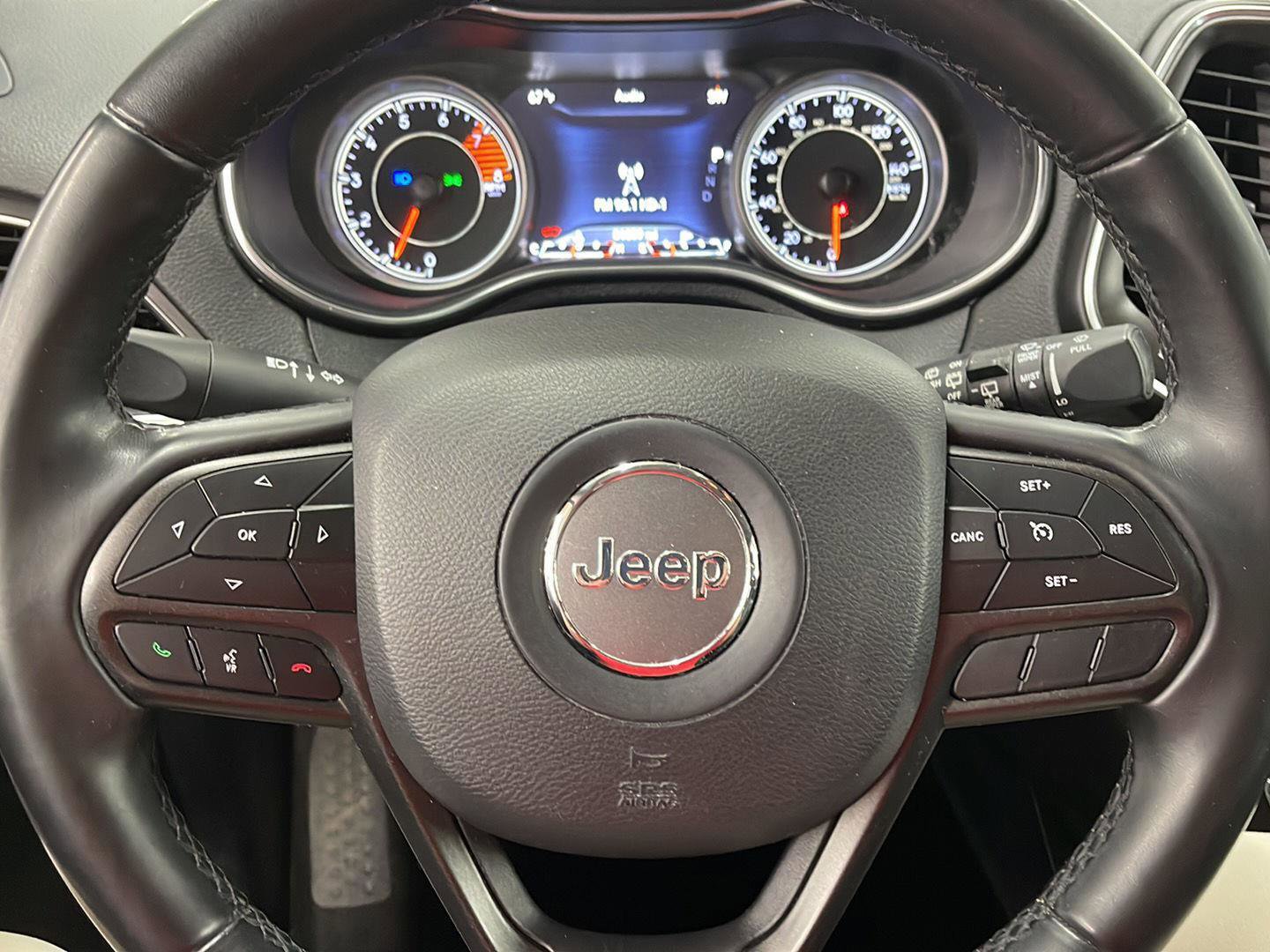 Used 2019 Jeep Cherokee Trailhawk image 15