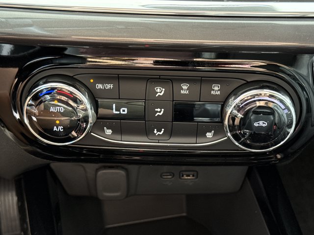 New 2026 Chevrolet Trax ACTIV w/ Driver Confidence Package FWD image 16