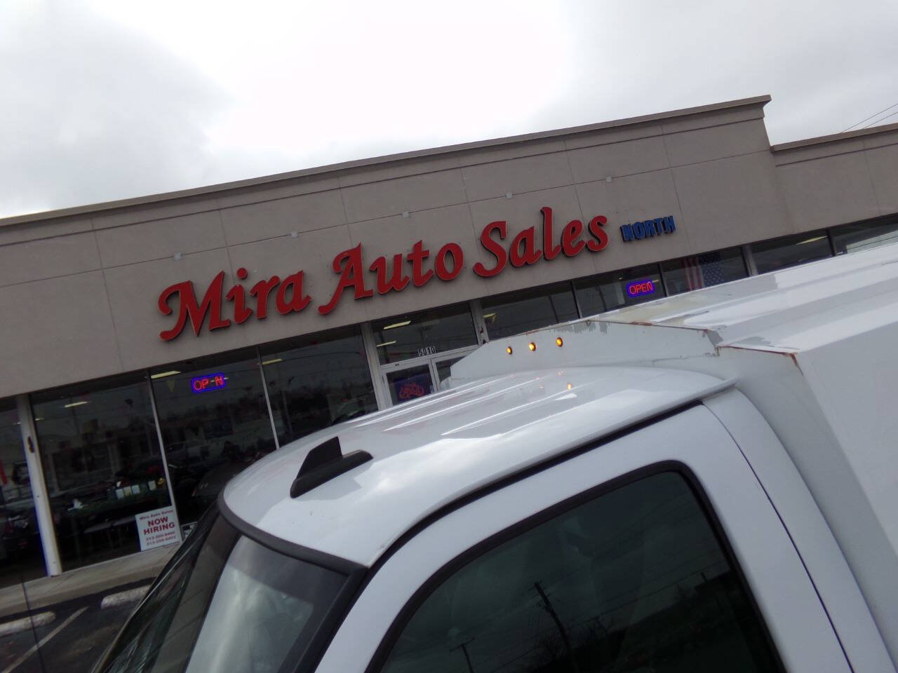 Used 2019 Chevrolet Express 3500 w/ Power Convenience Package RWD image 24