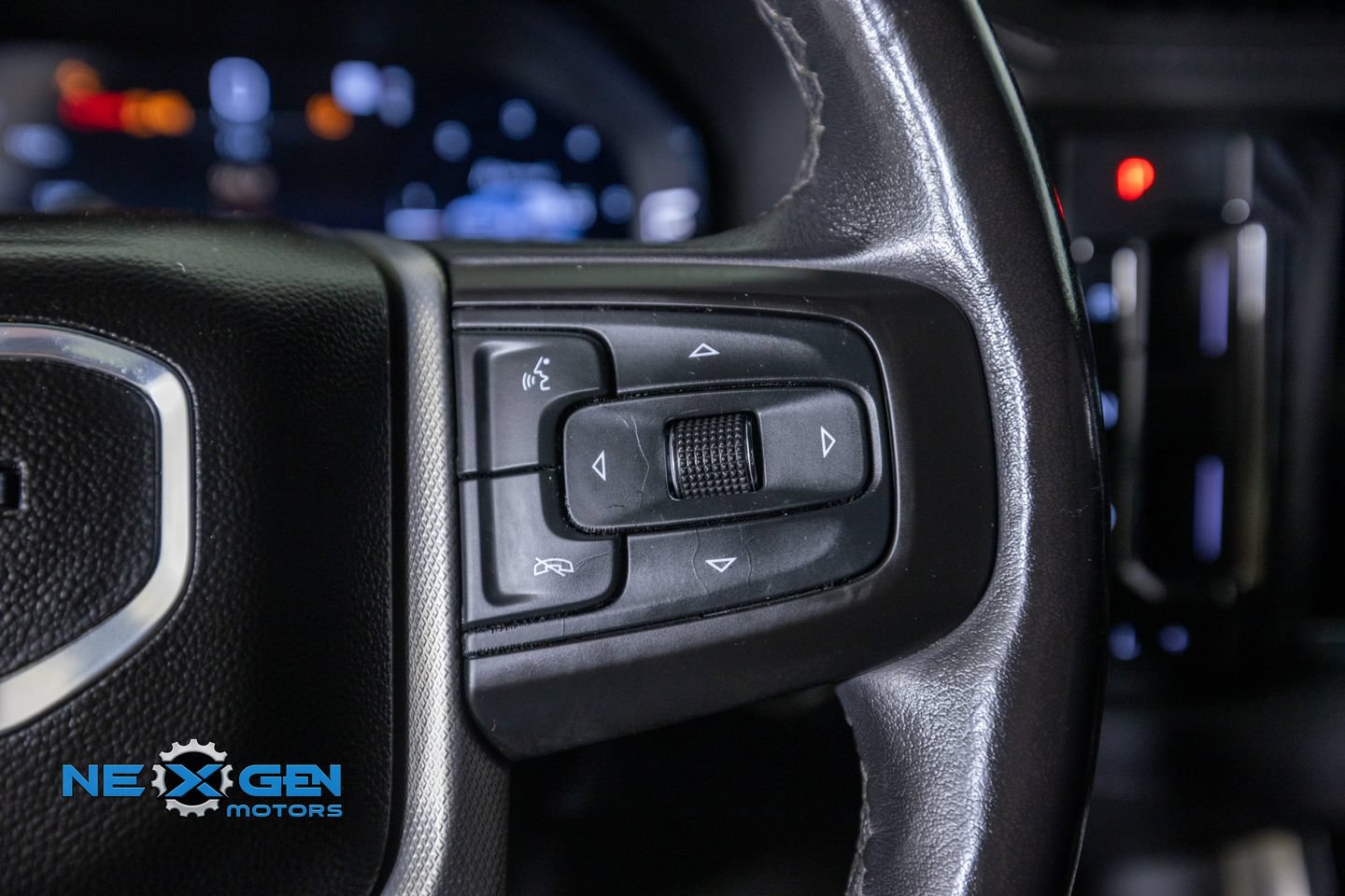 Used 2023 GMC Yukon Denali w/ Advanced Technology Package AWD/4WD image 15
