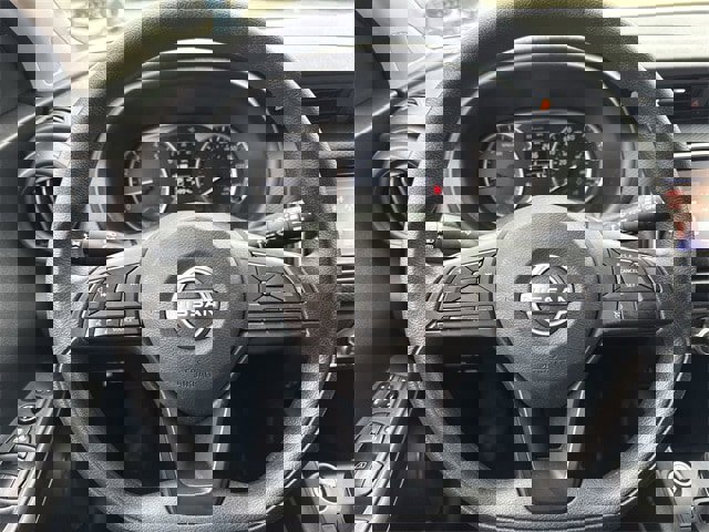 Used 2024 Nissan Kicks S image 12