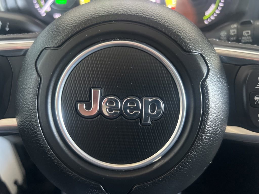 Used 2025 Jeep Wrangler Unlimited Sahara AWD/4WD image 61