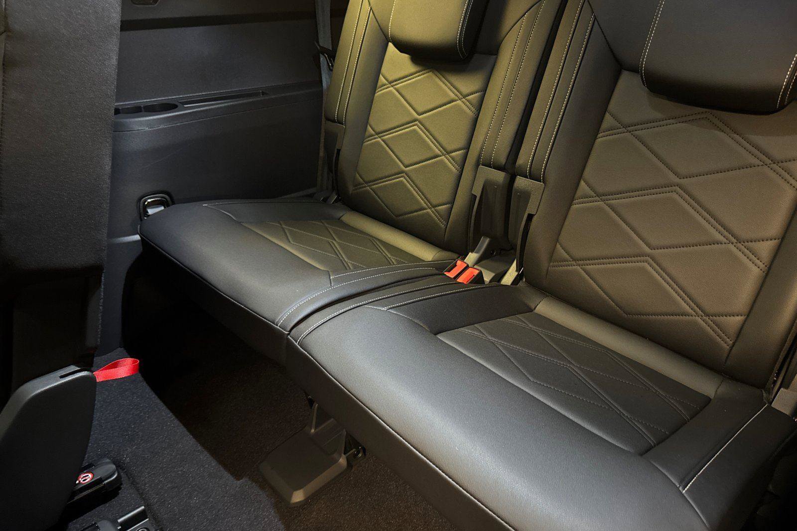 New 2026 Volkswagen Atlas SE image 14