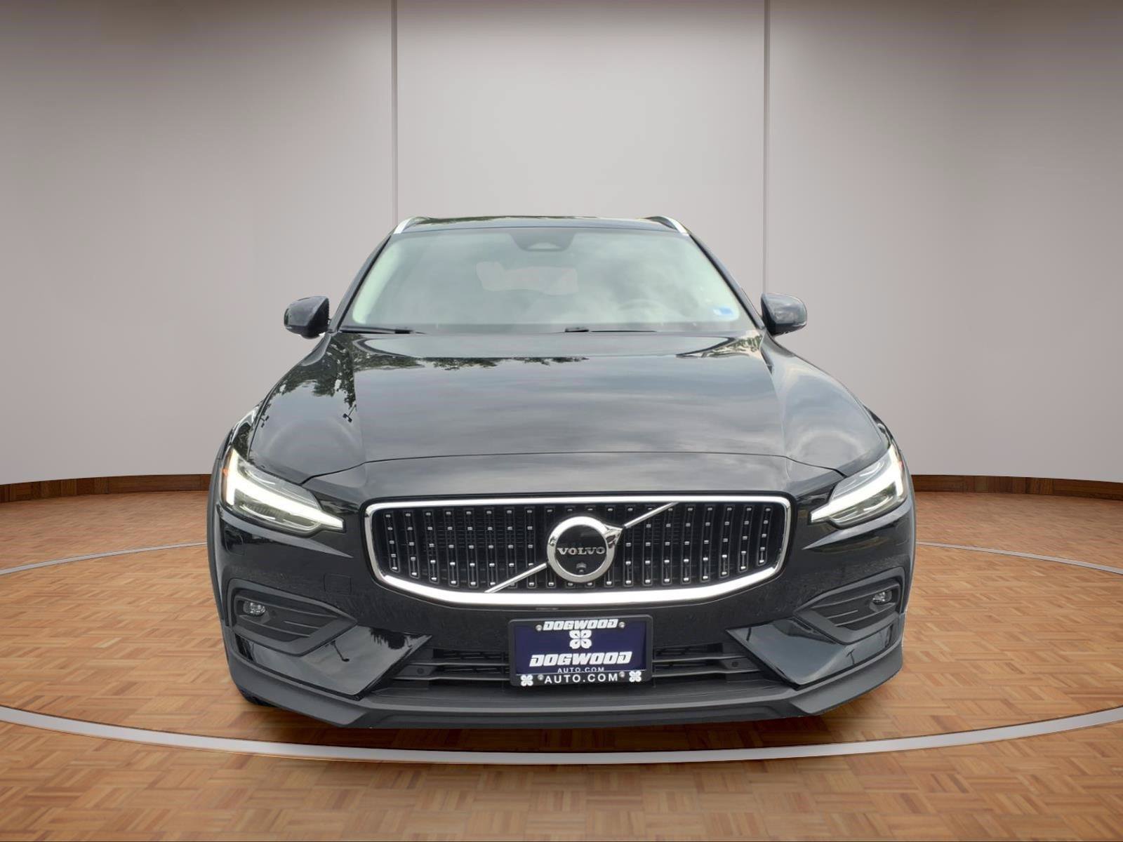 New 2026 Volvo V60 B5 Cross Country Plus w/ Climate Package AWD/4WD image 2