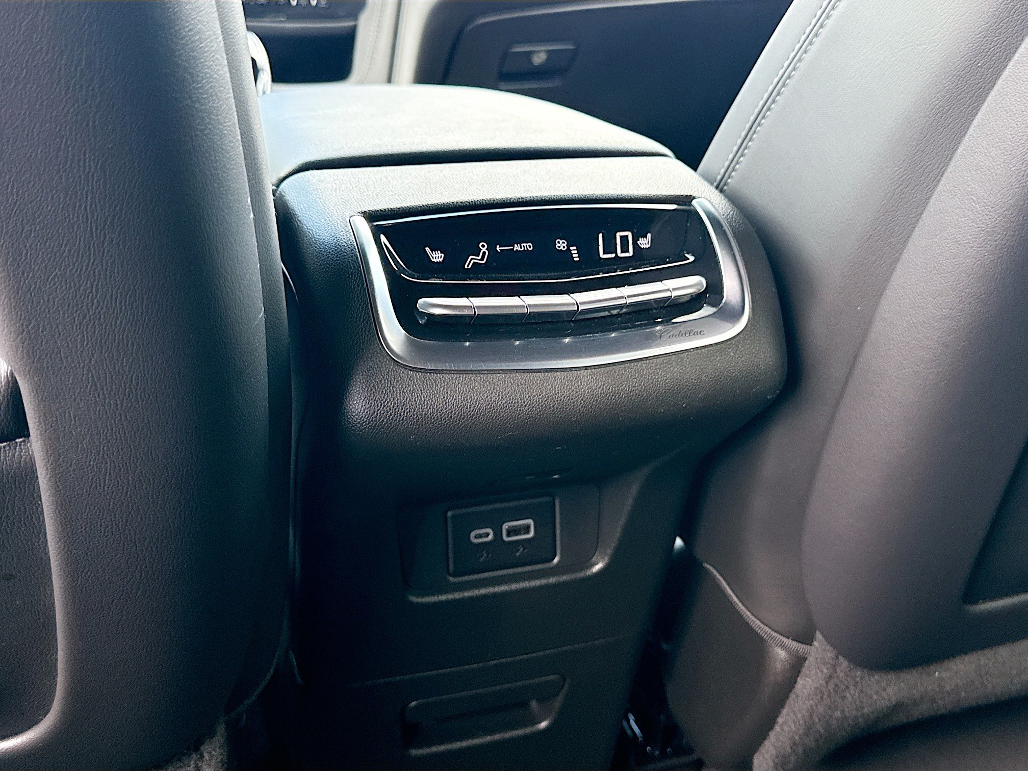 Used 2024 Cadillac XT6 Premium Luxury FWD image 21