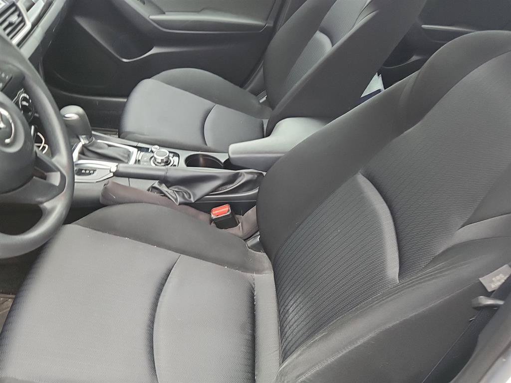 Used 2016 MAZDA MAZDA3 i Sport FWD image 23