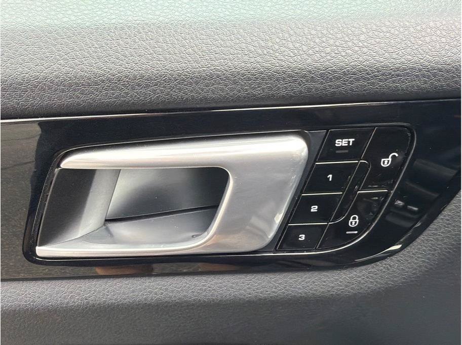 Used 2019 Porsche Cayenne S AWD/4WD image 10