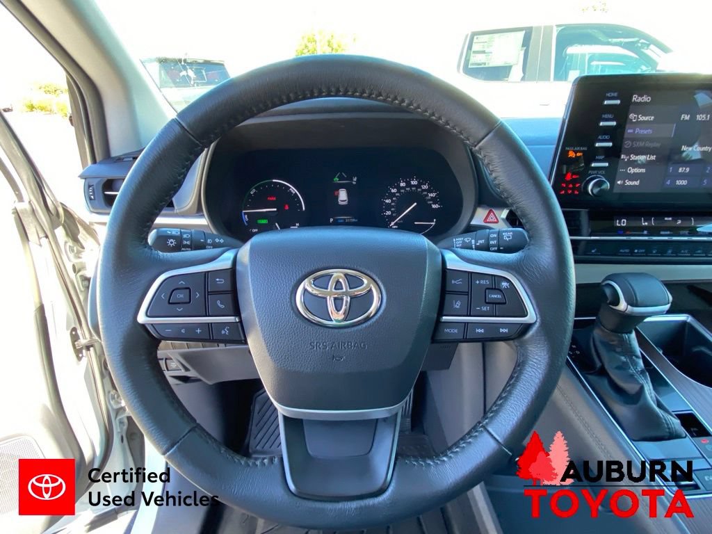 Certified 2023 Toyota Sienna XLE FWD image 41