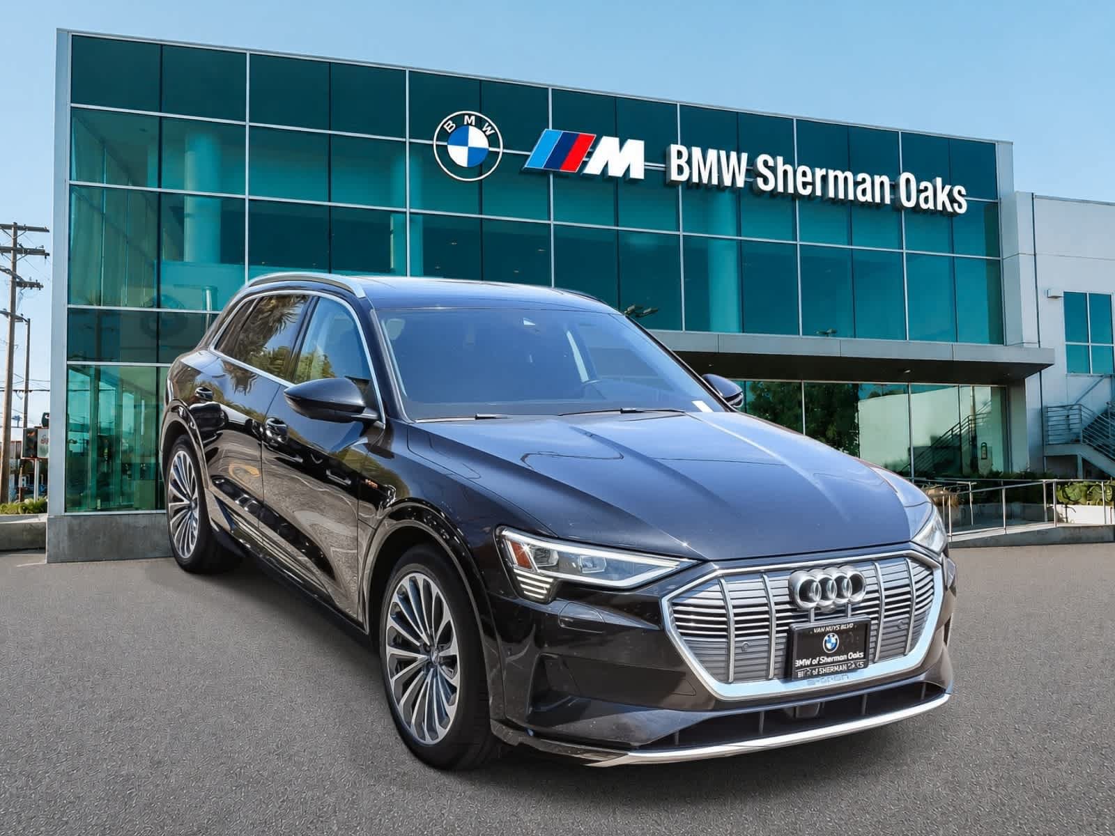 Used 2019 Audi e-tron Prestige w/ Prestige Package AWD/4WD image 3