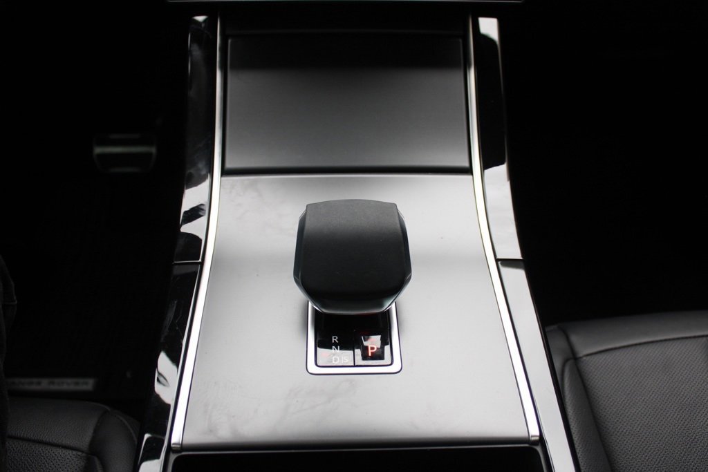 Certified 2025 Land Rover Range Rover Evoque Dynamic SE image 26