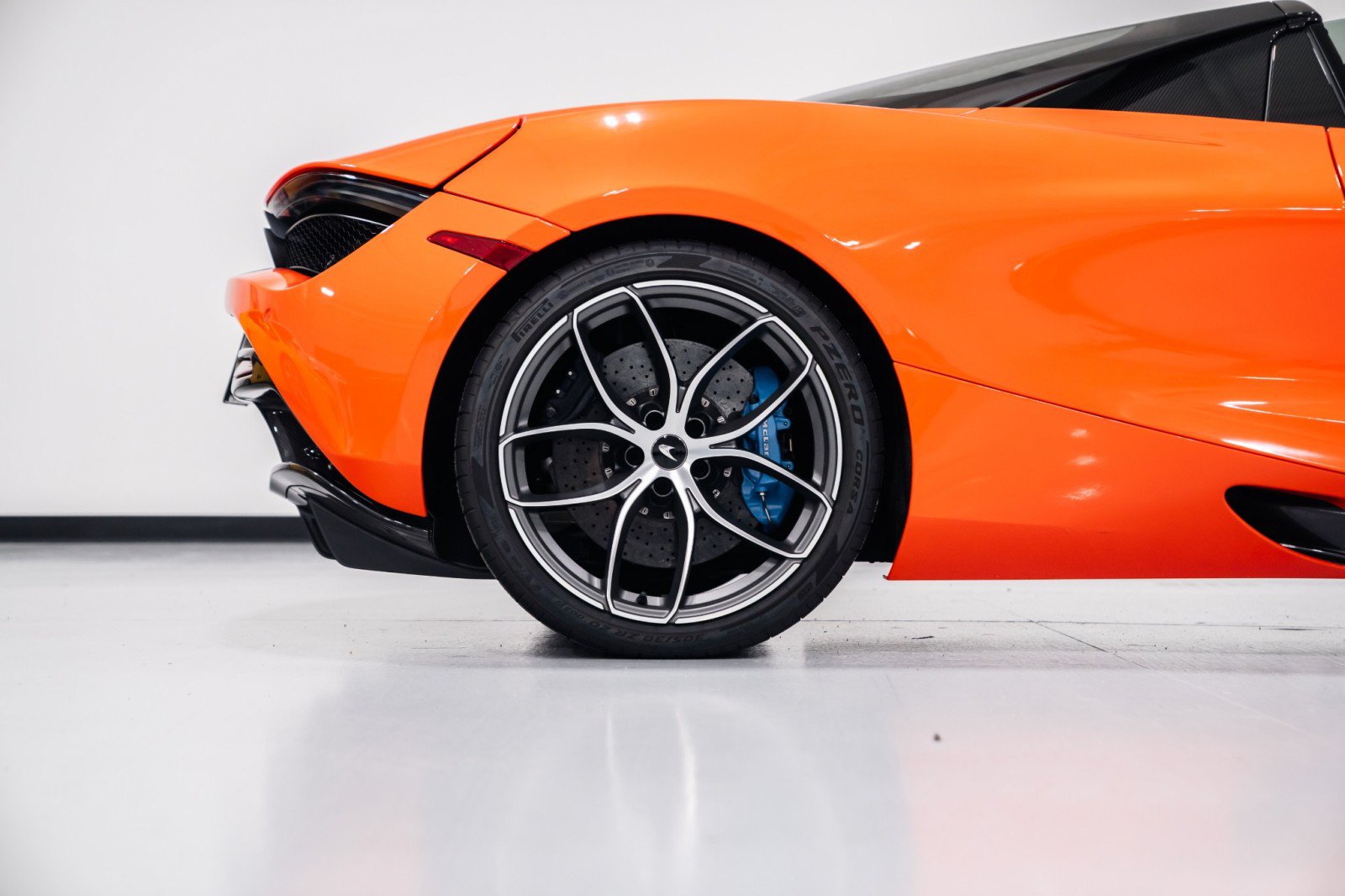 Used 2019 McLaren 720S Performance RWD image 42