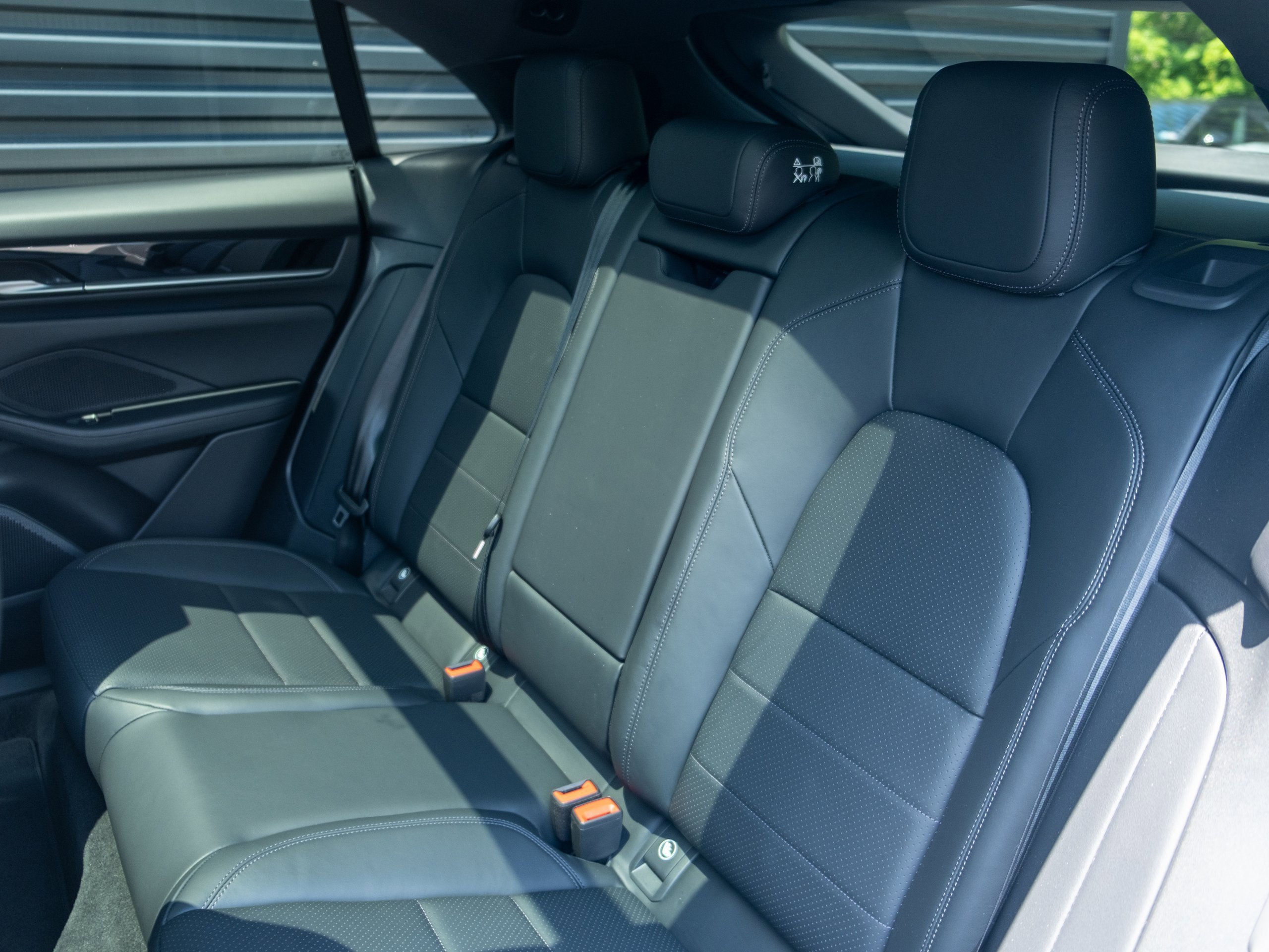 Used 2025 Porsche Macan Electric image 30