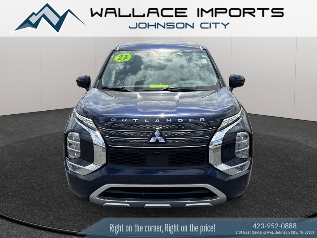 Used 2023 Mitsubishi Outlander SE image 8