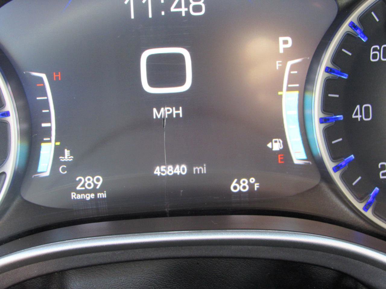 Used 2024 Chrysler Pacifica Touring-L FWD image 6