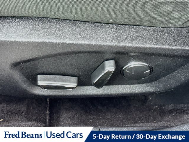 Used 2017 Ford Fusion SE w/ Fusion SE Technology Package FWD image 38