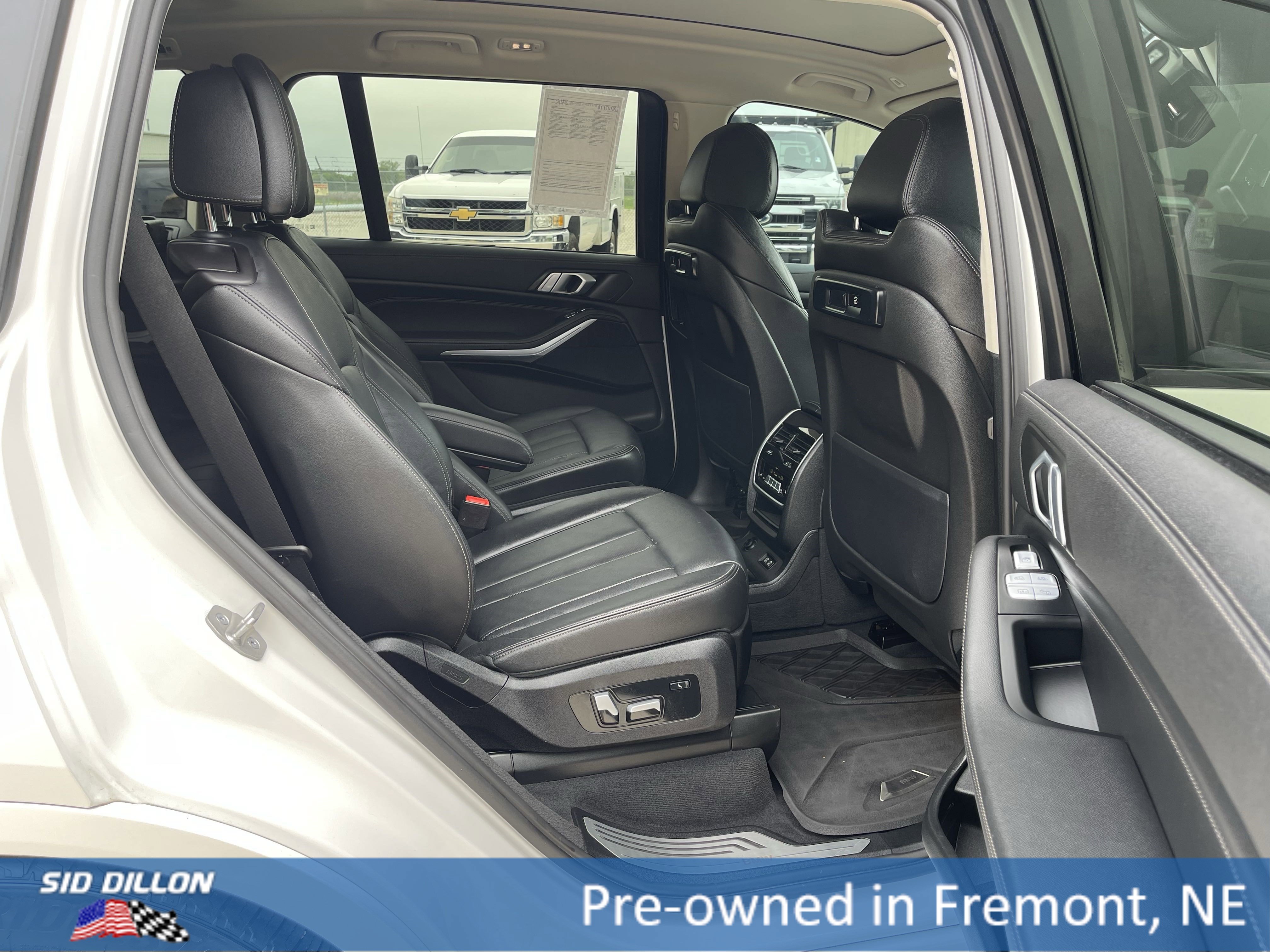 Used 2021 BMW X7 xDrive40i w/ Premium Package 2 image 11