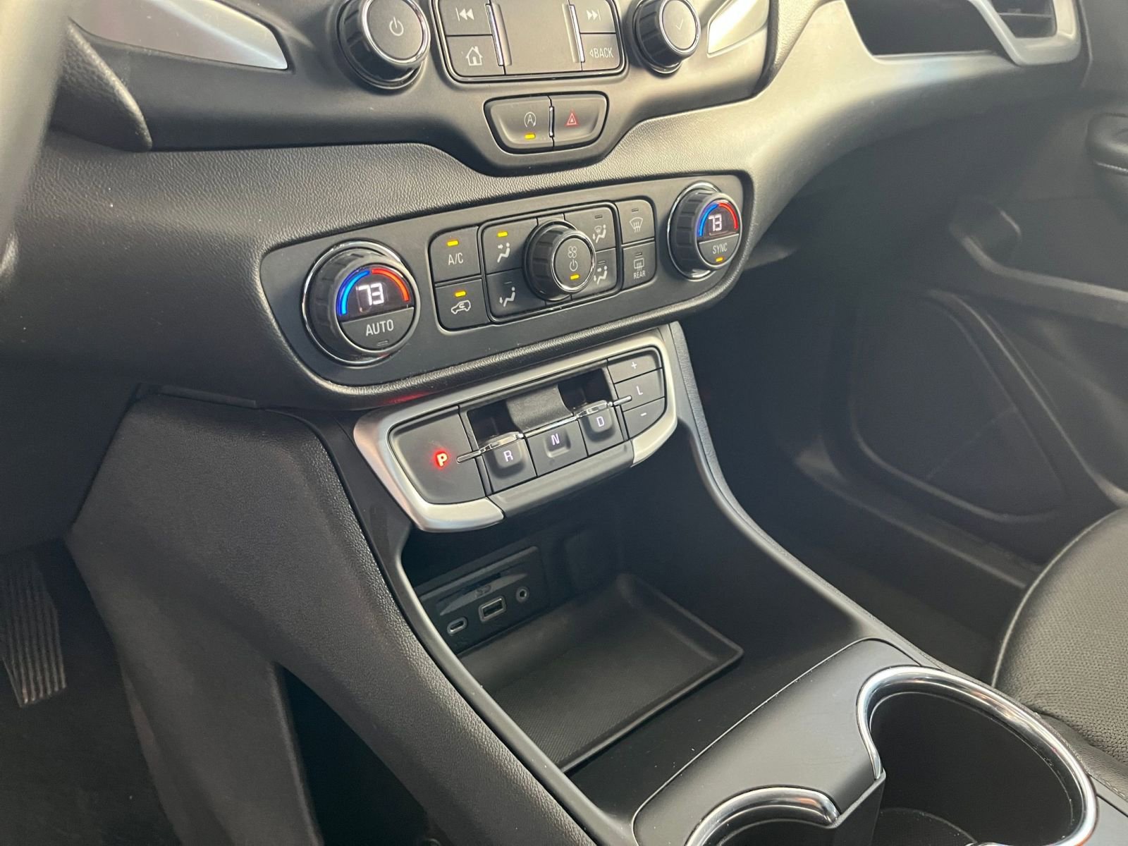 Used 2024 GMC Terrain SLT AWD/4WD image 42