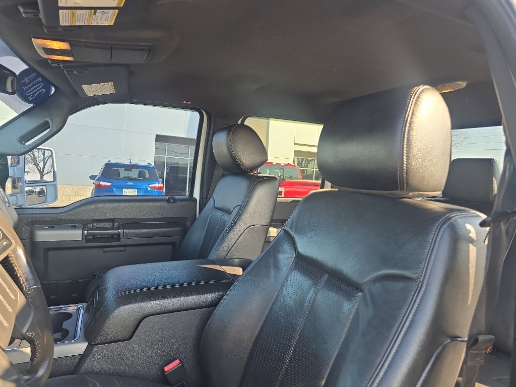 Used 2014 Ford F550 4x4 Crew Cab Super Duty w/ Lariat Interior Package image 19