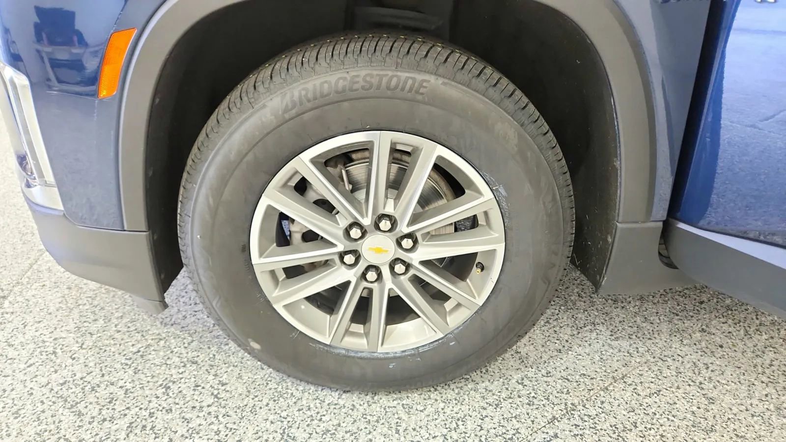 Used 2023 Chevrolet Traverse LT image 14