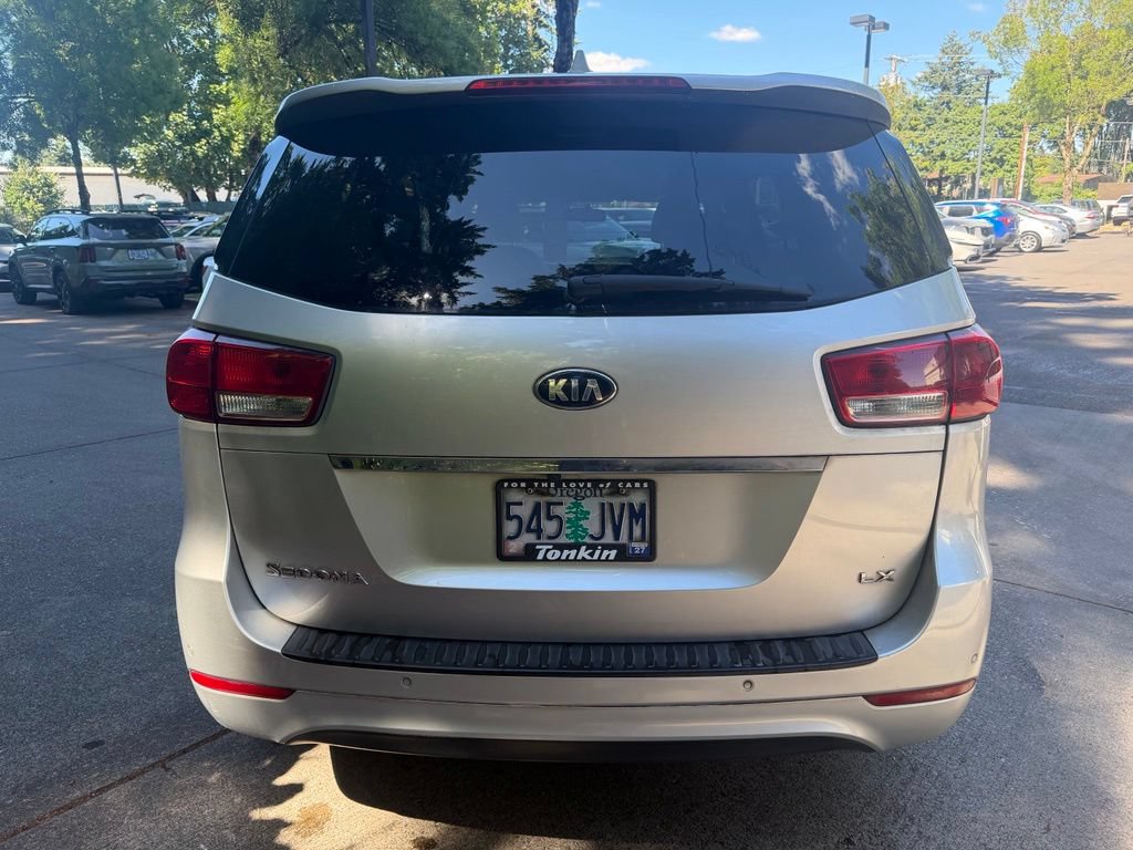 Used 2016 Kia Sedona LX w/ LX Convenience Package FWD image 5