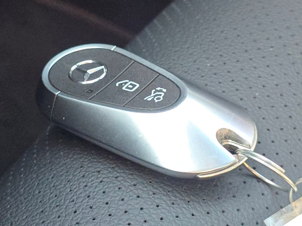 Used 2026 Mercedes-Benz GLC 300 4MATIC image 38