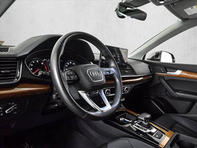 Used 2023 Audi Q5 2.0T Premium w/ Convenience Package AWD/4WD image 10