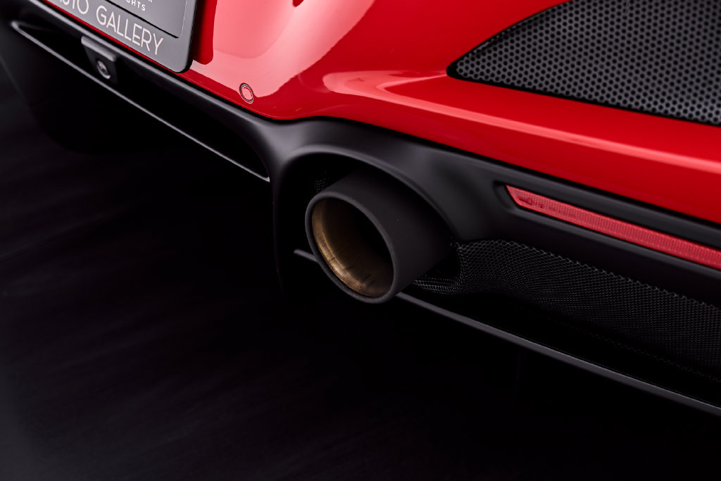 Used 2020 Ferrari F8 Tributo RWD image 34