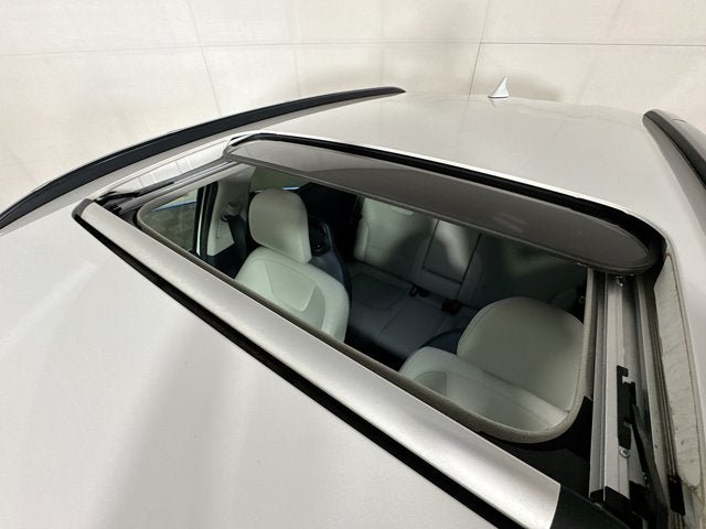 Certified 2023 Kia Niro EX Touring FWD image 33