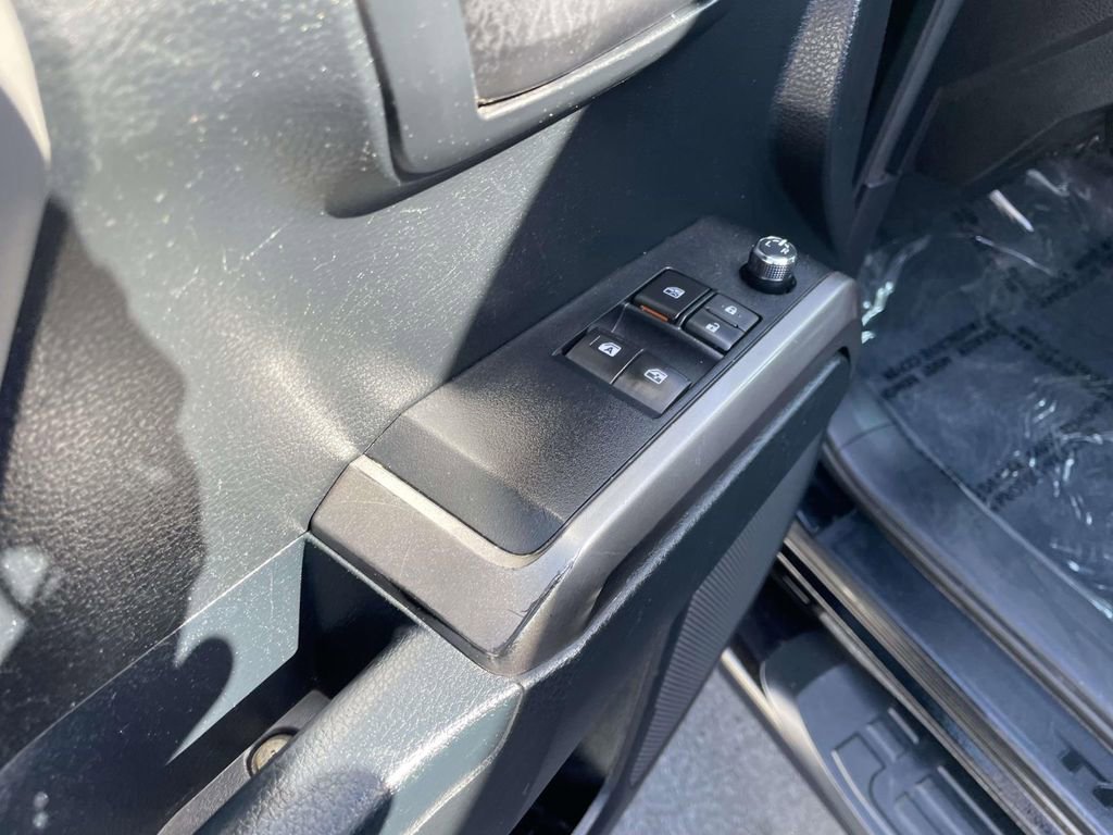 Used 2017 Toyota Tacoma SR5 w/ Tow Package image 27