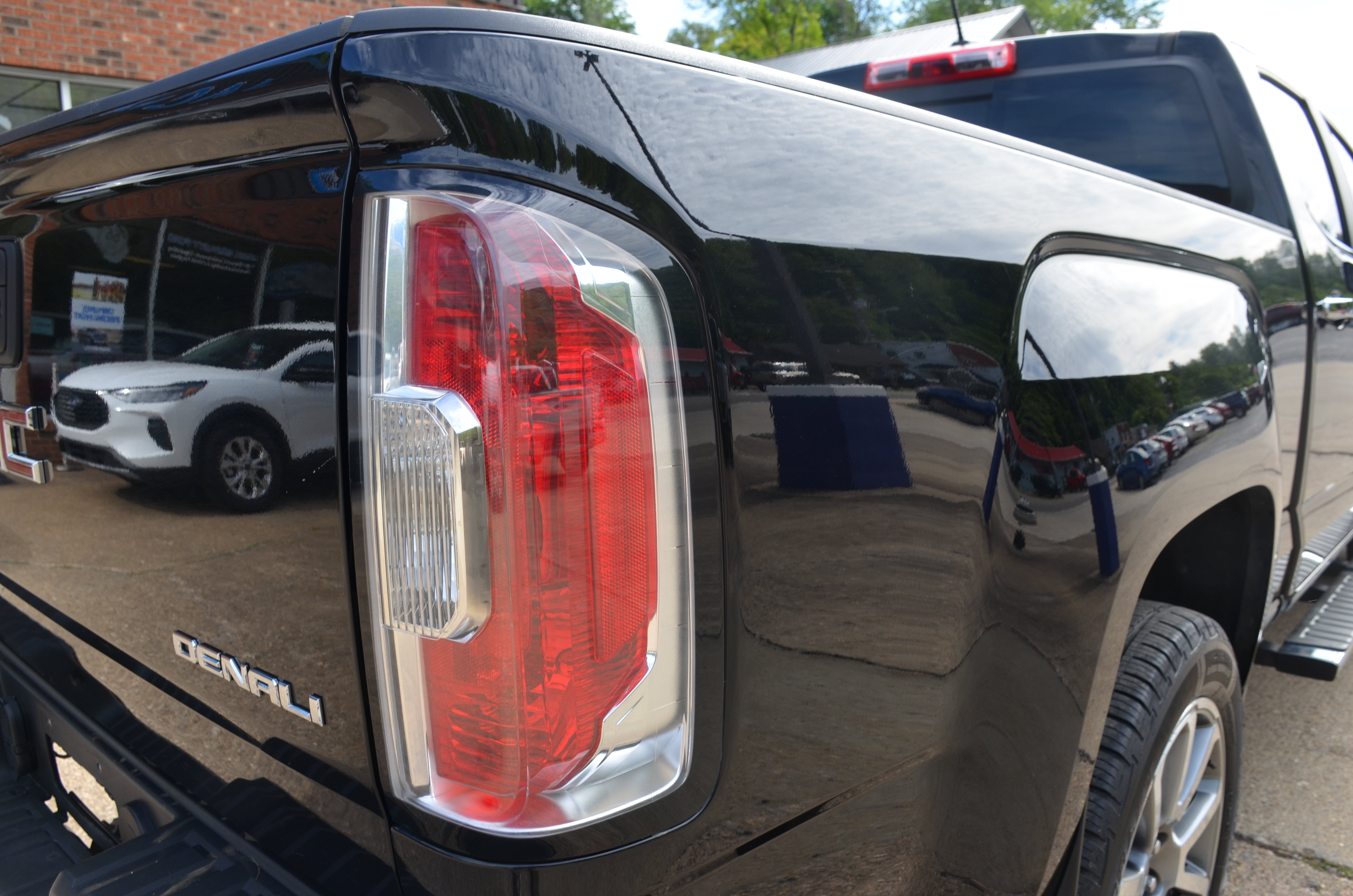 Used 2020 GMC Canyon Denali AWD/4WD image 11