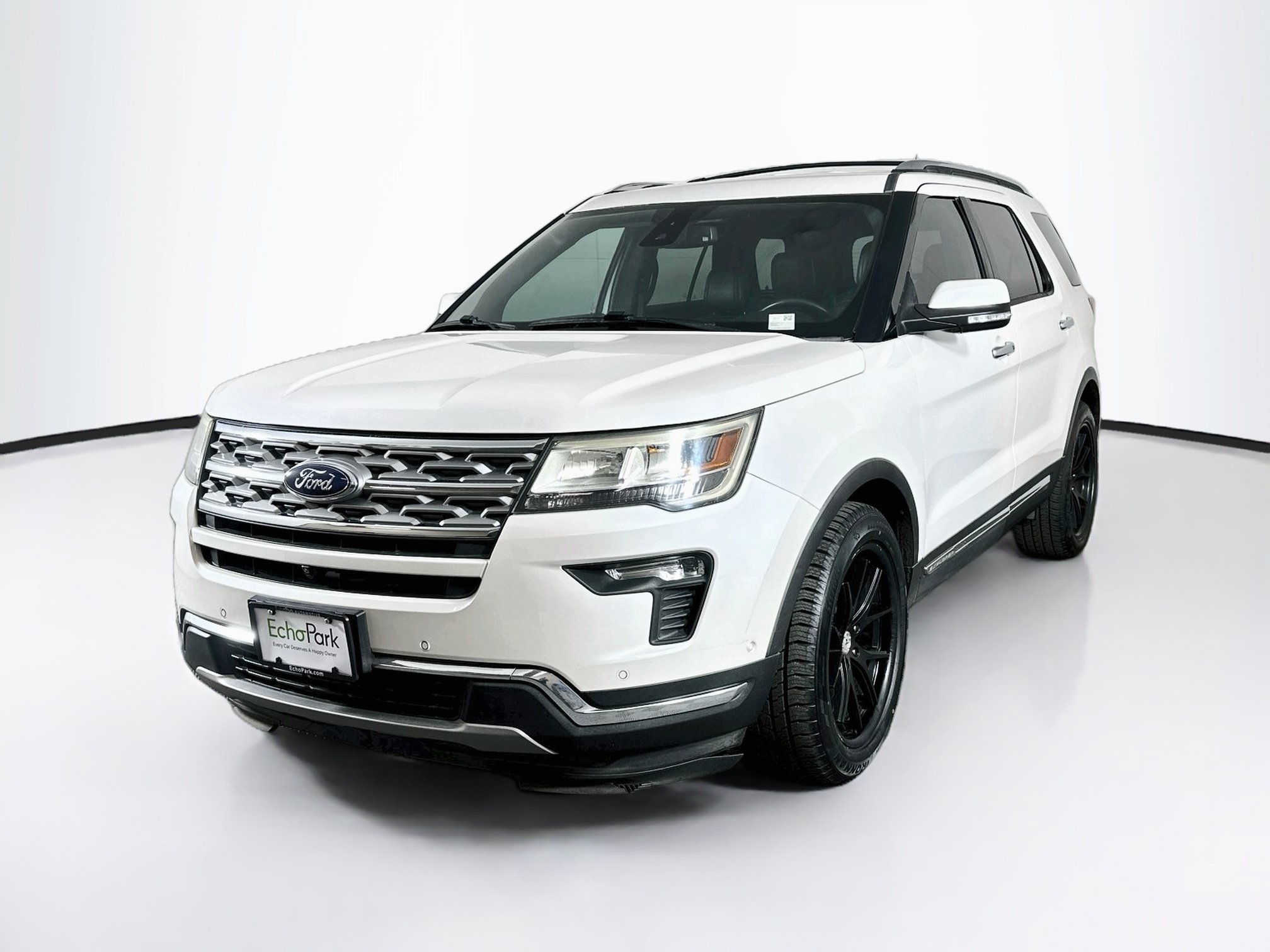 Used 2018 Ford Explorer Limited w/ Equipment Group 301A FWD image 3