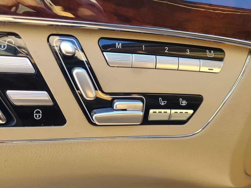 Used 2010 Mercedes-Benz S 550 4MATIC image 26