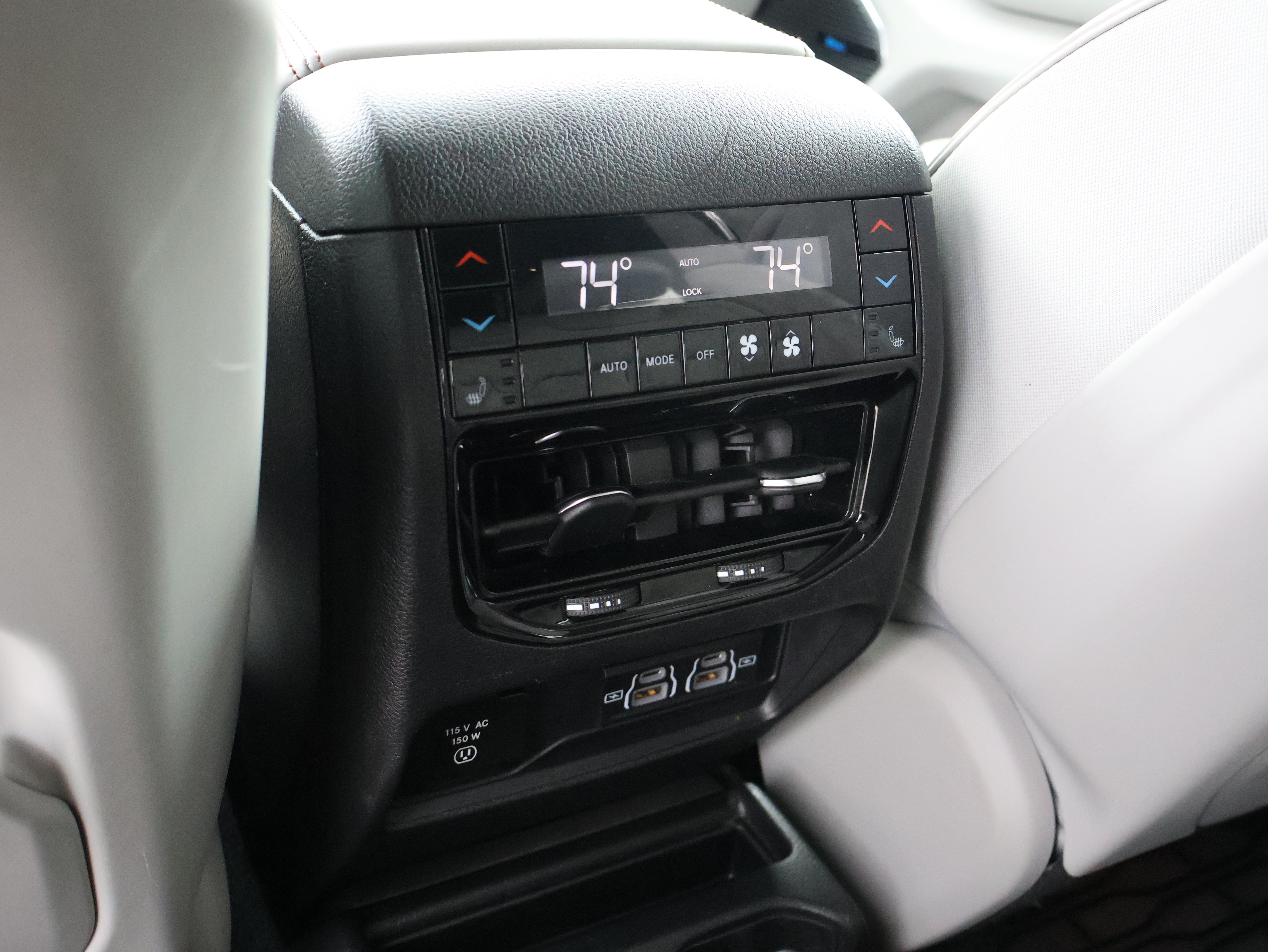 Used 2021 Jeep Grand Cherokee L Overland w/ Advanced Protech Group III AWD/4WD image 23