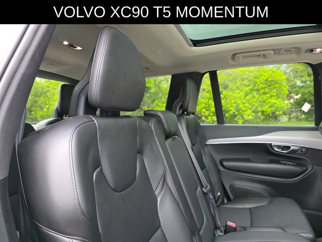 Used 2022 Volvo XC90 T5 Momentum w/ Protection Package Premier FWD image 14