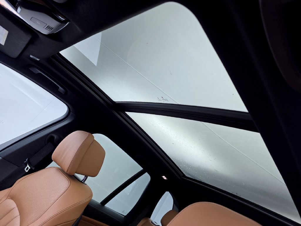 Used 2020 BMW X5 sDrive40i w/ M Sport Package RWD image 12