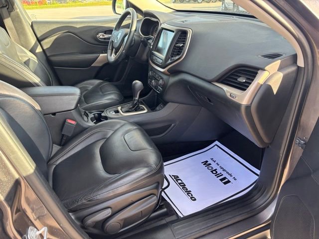 Used 2018 Jeep Cherokee Limited image 21