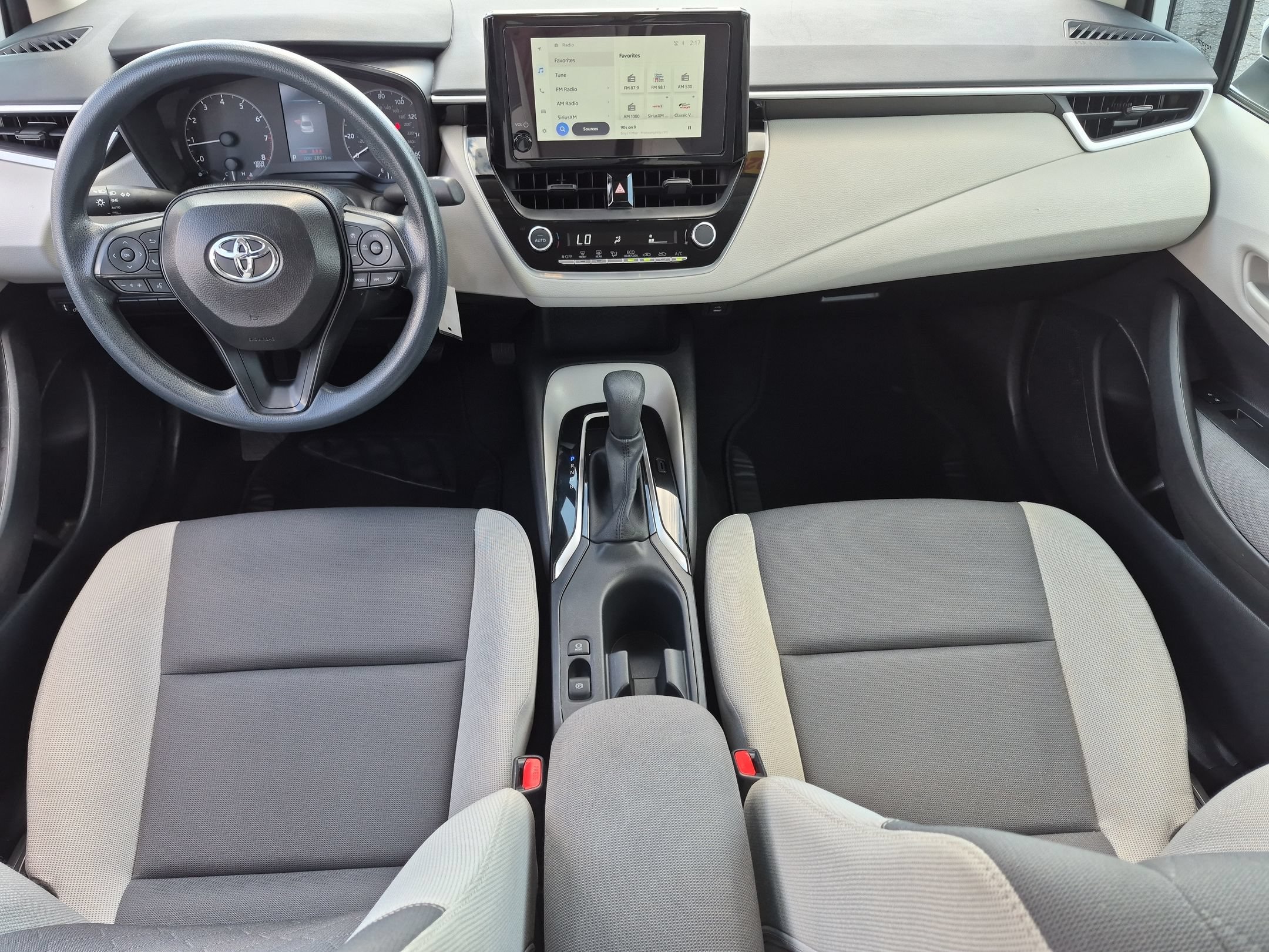 Used 2025 Toyota Corolla LE FWD image 29